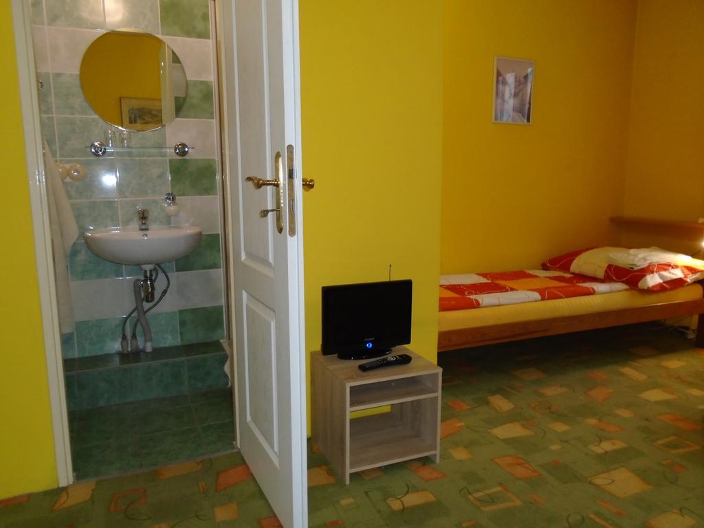 Pension Dobroucky Prague Chambre photo